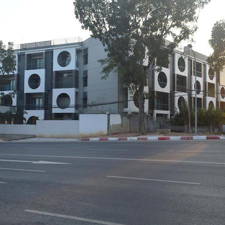Airport Avenue Hotel Gyogon Экстерьер фото